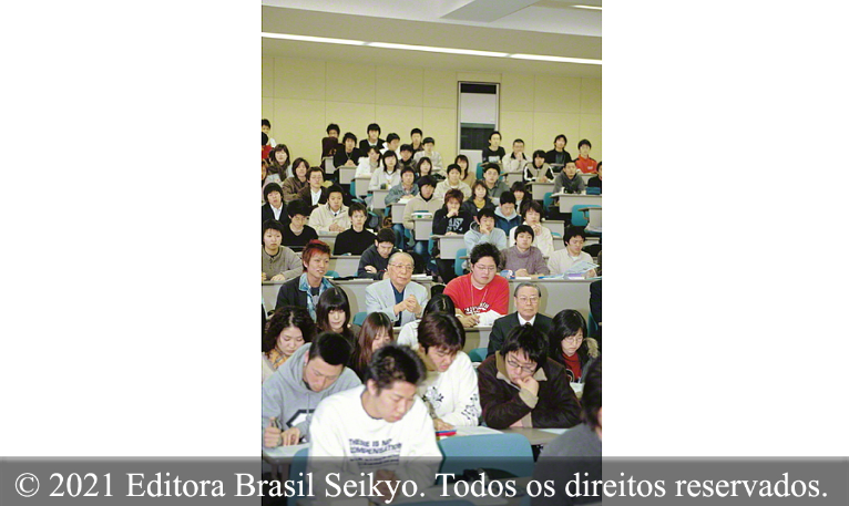 Seikyo Shimbun, 1o e 2 abr., 2021, sensei com alunos
