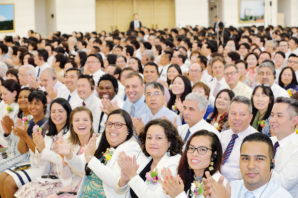 Representantes de diversos países participam de um curso de aprimoramento da SGI no Japão (2019)