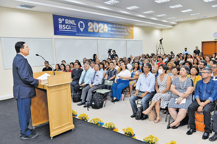 presidente da BSGI, Miguel Shiratori, incentiva os líderes.