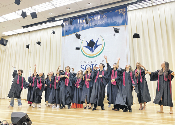 Cerimônia de Formatura 2023 DA 5ª Turma do Ensino Médio (16 dezembro, 14h30. Presença: 227 pessoas e 21 formandos)