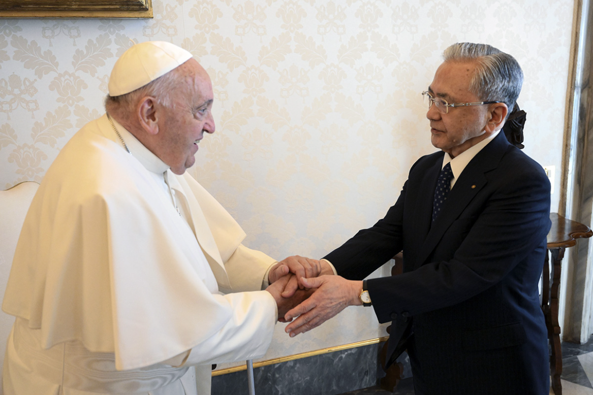 Presidente Harada se encontra com papa Francisco 