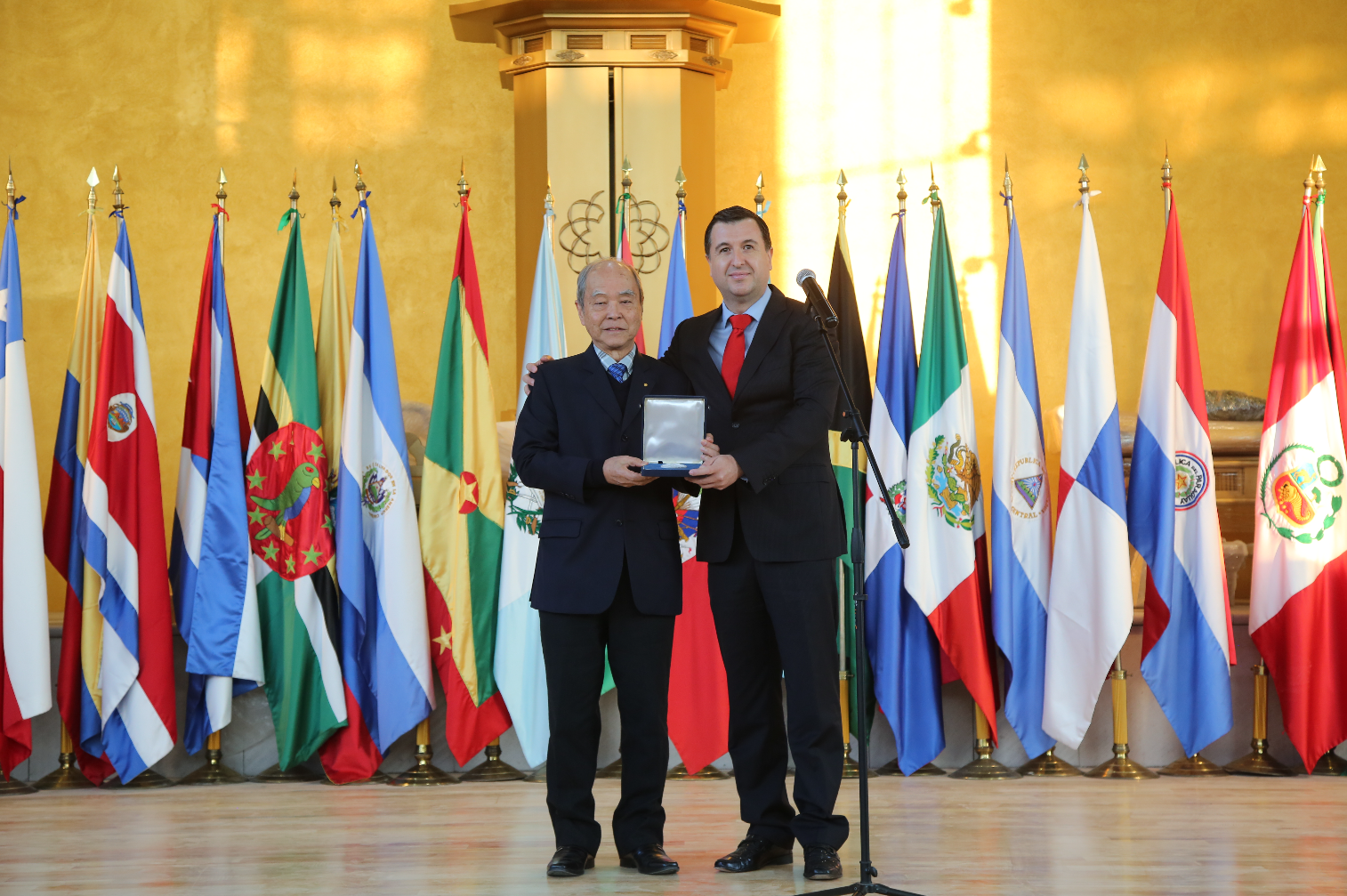 Fundação Diplomática Alfonso García Robles homenageia SGI no México 