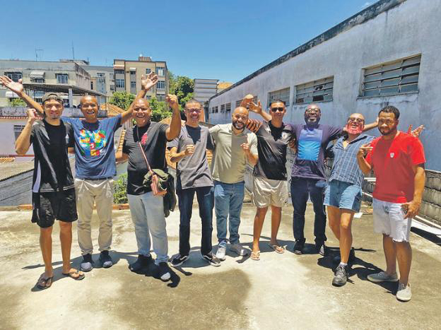 A vibração dos membros, em atividades de muito companheirismo