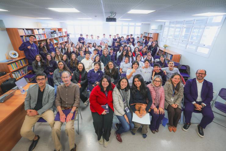 Professor da Universidade Soka da América realiza  palestra no Colégio Soka do Brasil