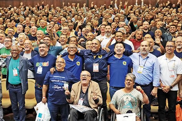Com coragem e compaixão, proporcionem brisas da felicidade para os amigos